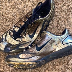 Ight weight track spikes